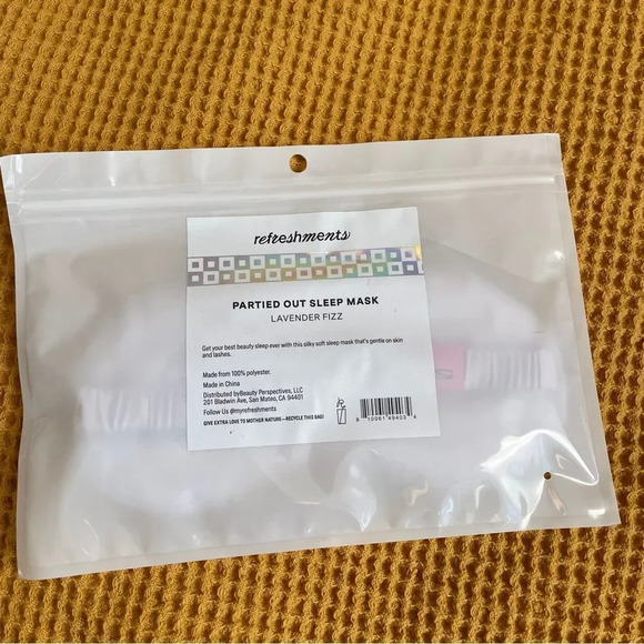 Refreshments Partied‎  out satin sleep mask - Picture 3 of 3